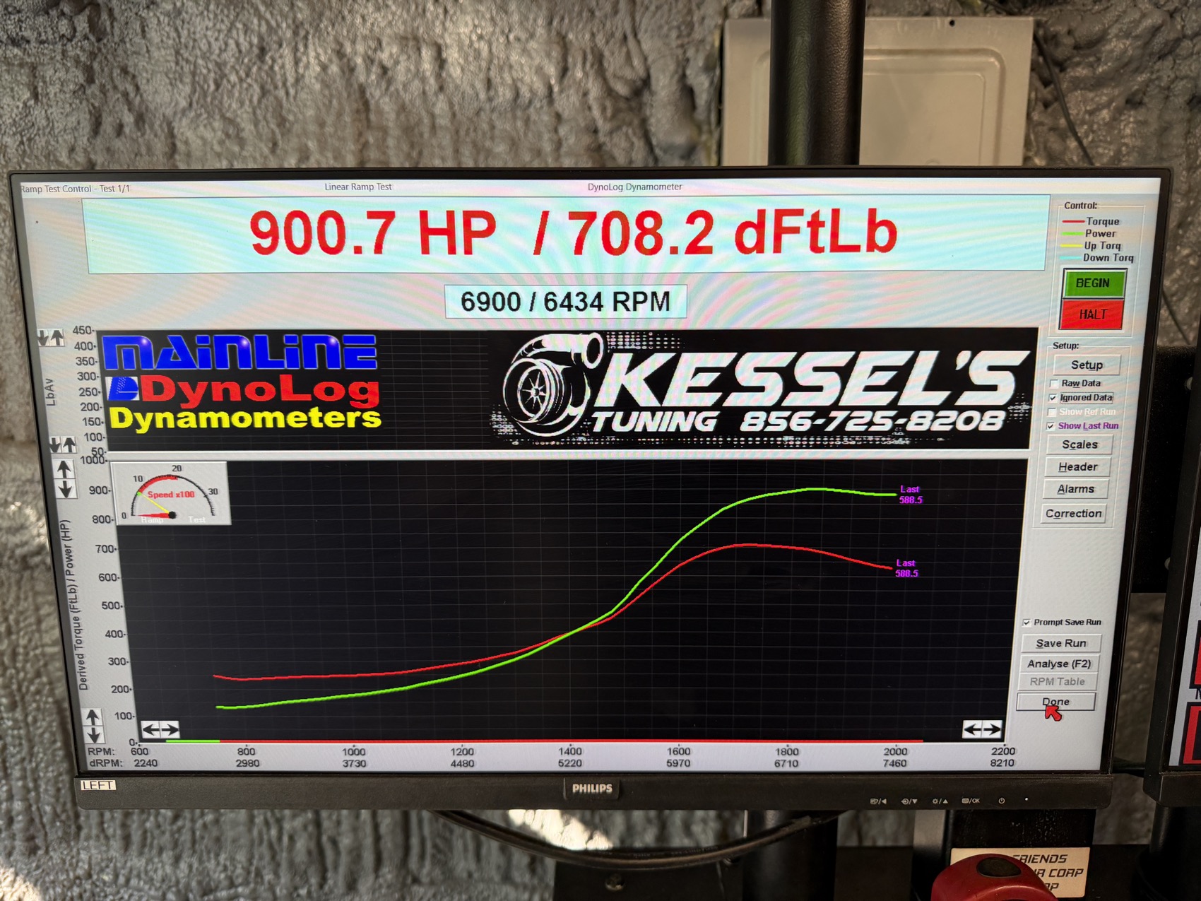 The shop's MainLine DynoLog screen showing 900.7 horsepower and 708.2 torque at 6900 rpm